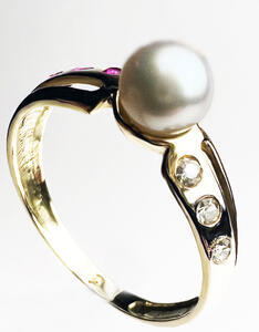 Stuchlík zlatý prsten s perlou a zirkony P645 