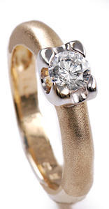 Stuchlík zlatý prsten se zirkonem P620 