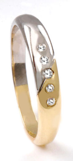 Zlatý prsten s diamanty PD541 