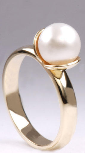 Stuchlík zlatý prsten s mořskou perlou P784 