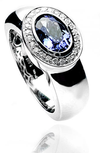 Stuchlík zlatý prsten se safírem a diamanty 70193  - 1