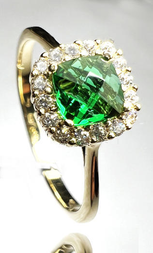 Zlatý prsten se zirkony zelená a bílá 038932 