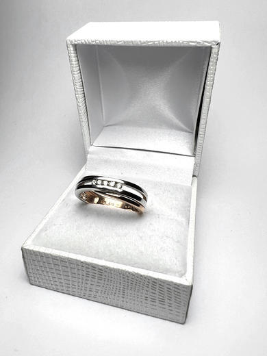 Stuchlík zlatý prsten s diamanty 039131  - 2