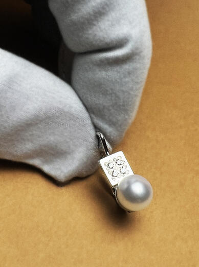 Stuchlík perlové náušnice s diamanty 023203  - 2