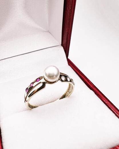 Stuchlík zlatý prsten s perlou a zirkony P645  - 2