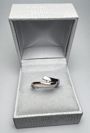 Zlatý prsten s diamantem 017054  - 2