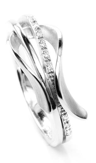 Zlatý prsten s diamanty 039346  - 2