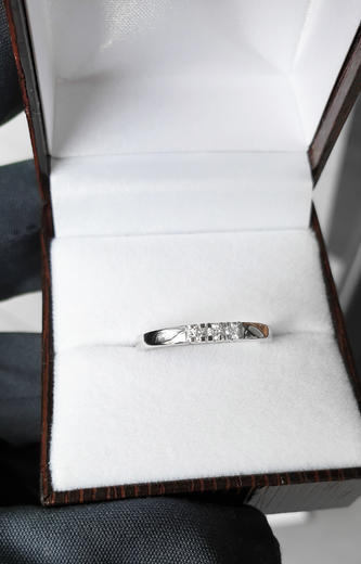 Zlatý prsten s diamanty 70163  - 3
