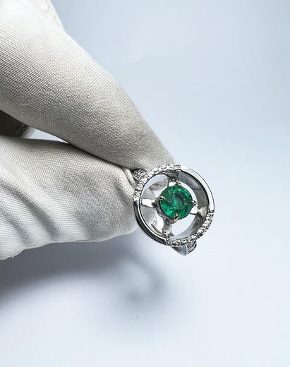 Stuchlík zlatý prsten smaragdové oko 015134  - 3