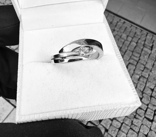 Zlatý prsten s diamantem 19226  - 5