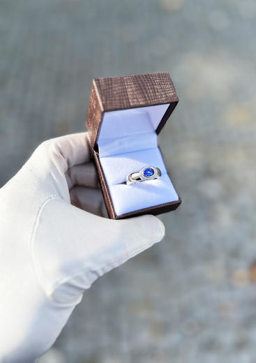 Stuchlík zlatý prsten se safírem a diamanty 70193  - 6