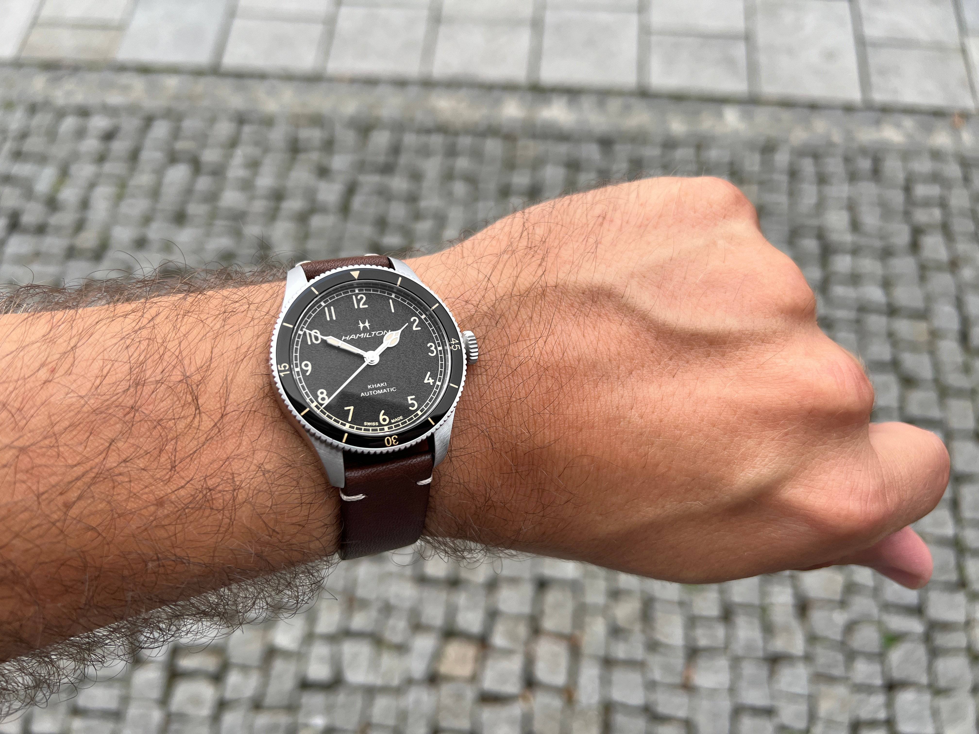 hamilton_khaki_aviation_pilot_pioneer_h76205530_gold_eligius