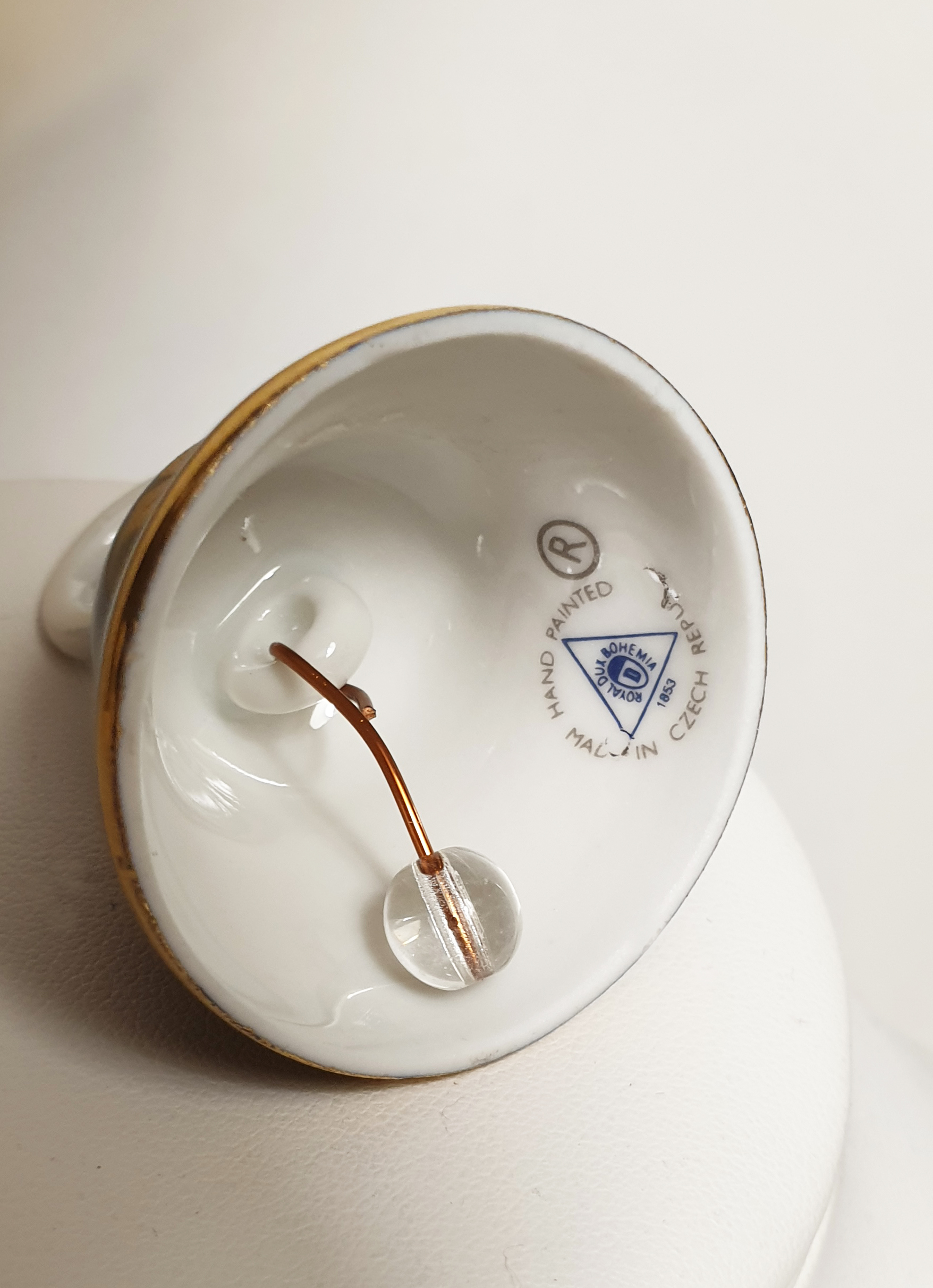 maly_porcelanovy_zvonek_2553