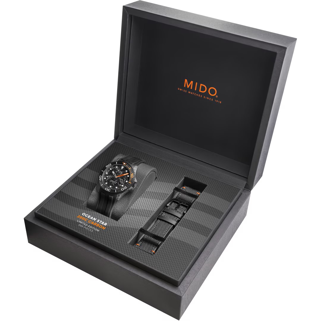mido-ocean-star-200c-carbon-limited-edition-m0424317708100_zlin_2