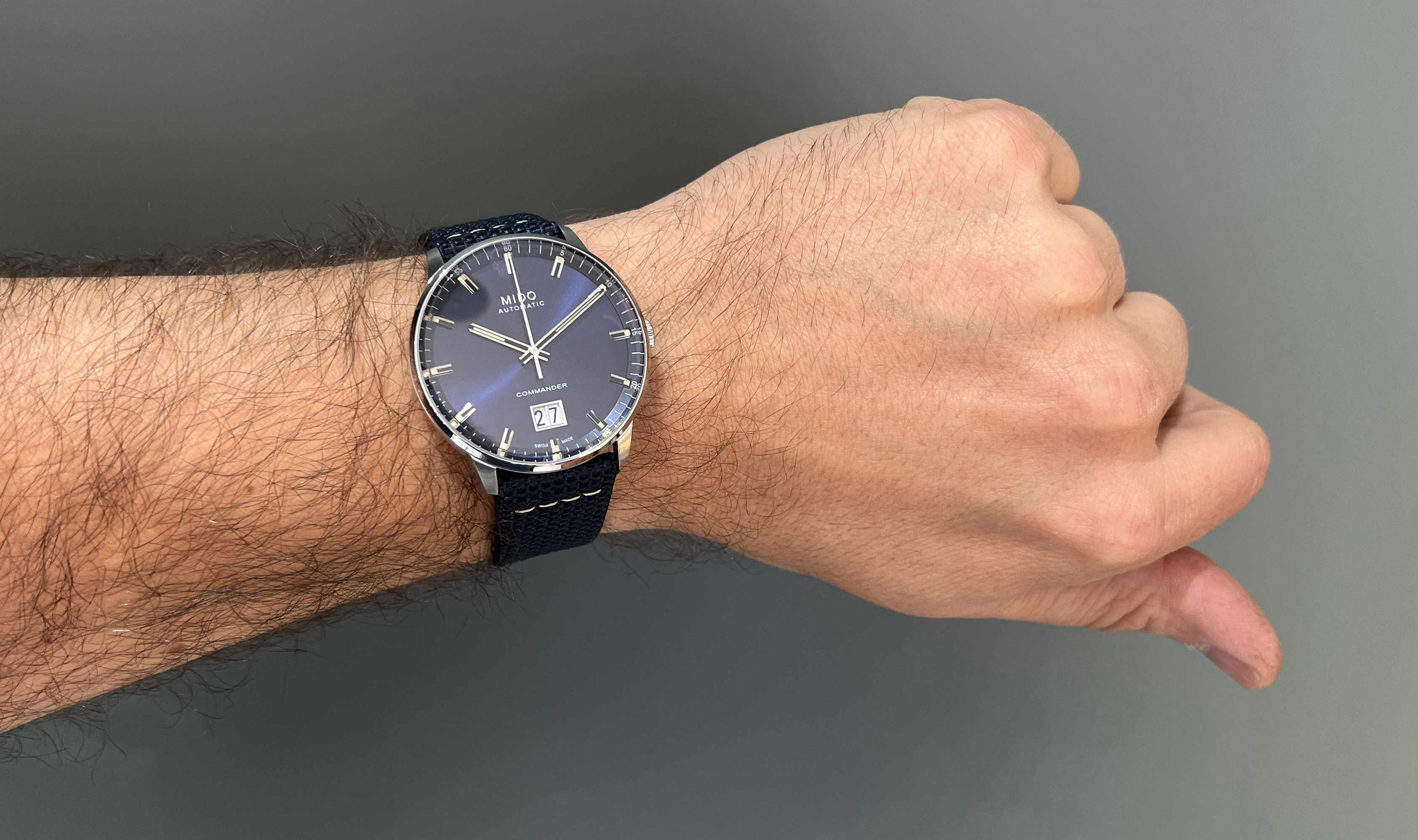 mido_commander_big_date_m0216261704100