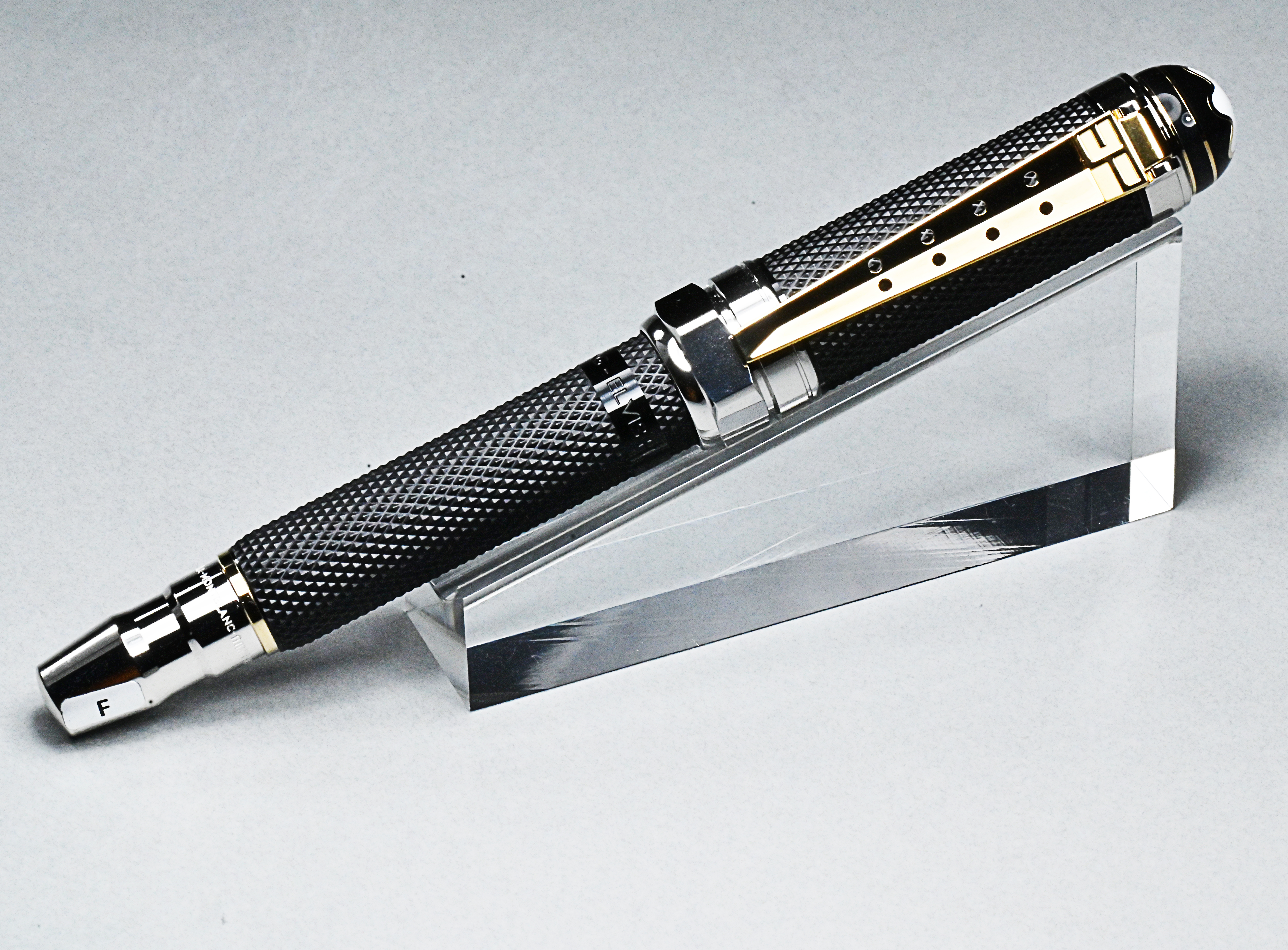 plnici_pero_montblanc_elvis_presley_special_edition_125504