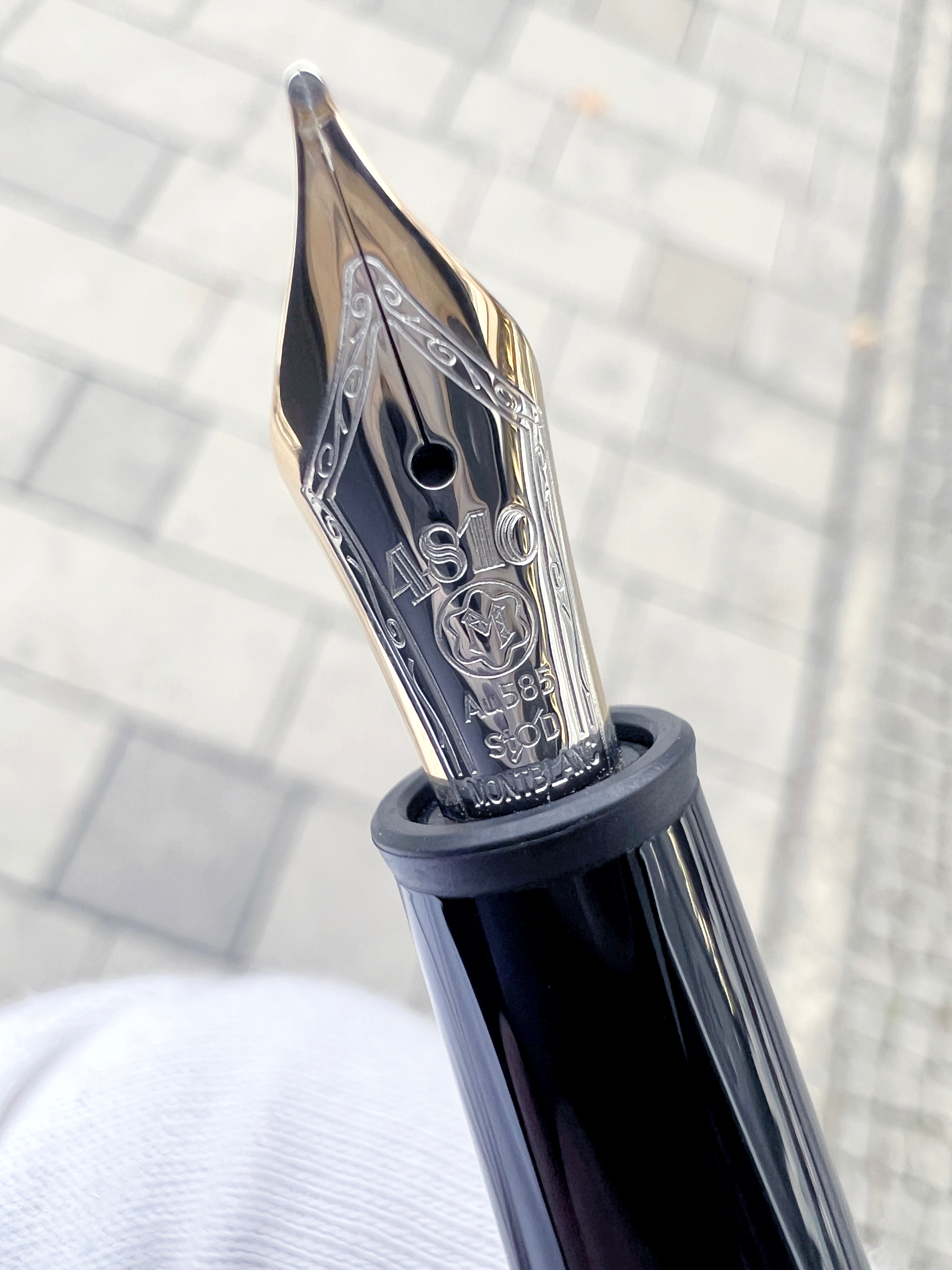 plnici_pero_montblanc_meisterstck_platinumcoated_classique_m_106522