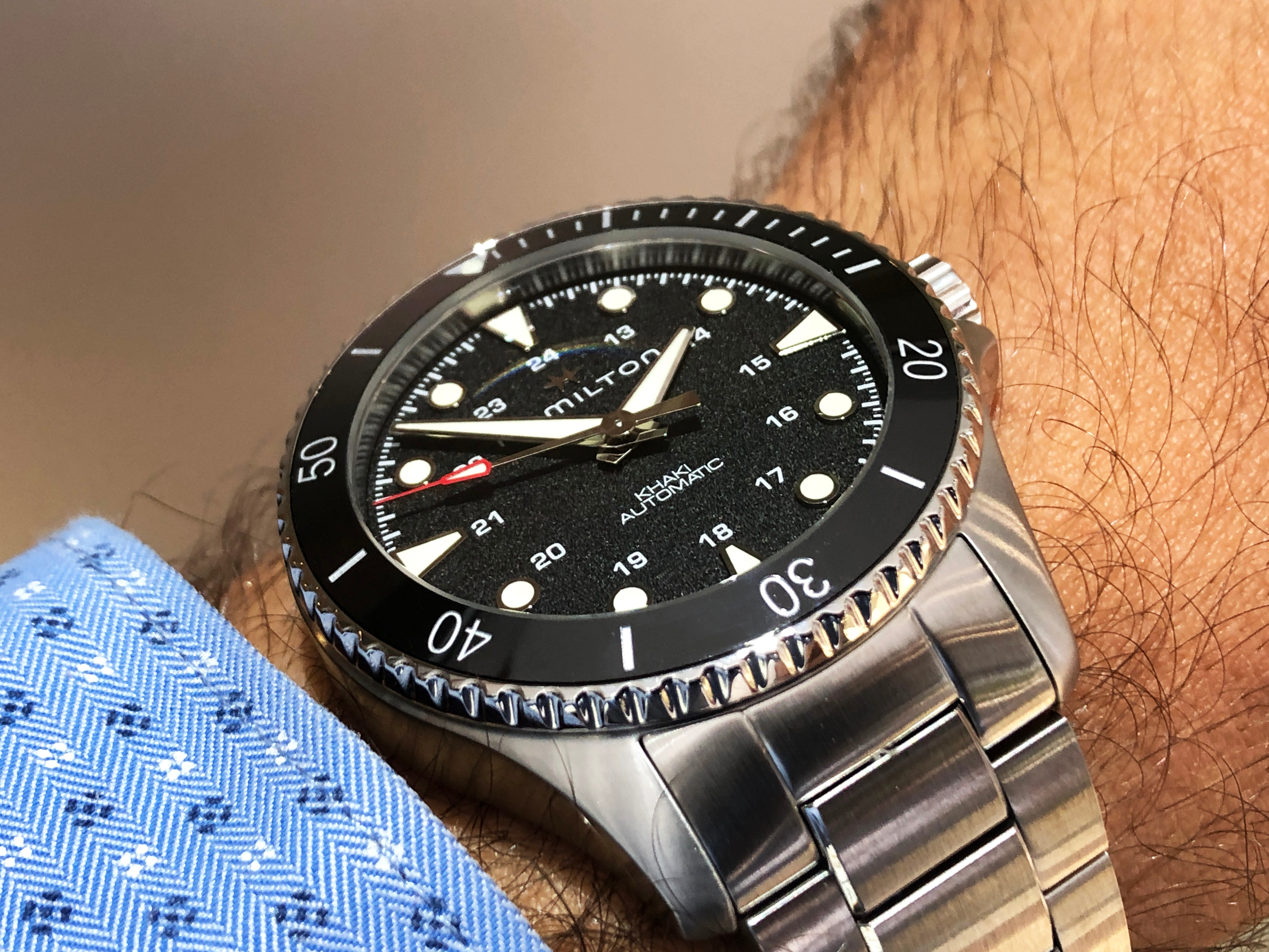 sportovni_hodinky__hamilton_khaki_navy_scuba_auto_h82515130