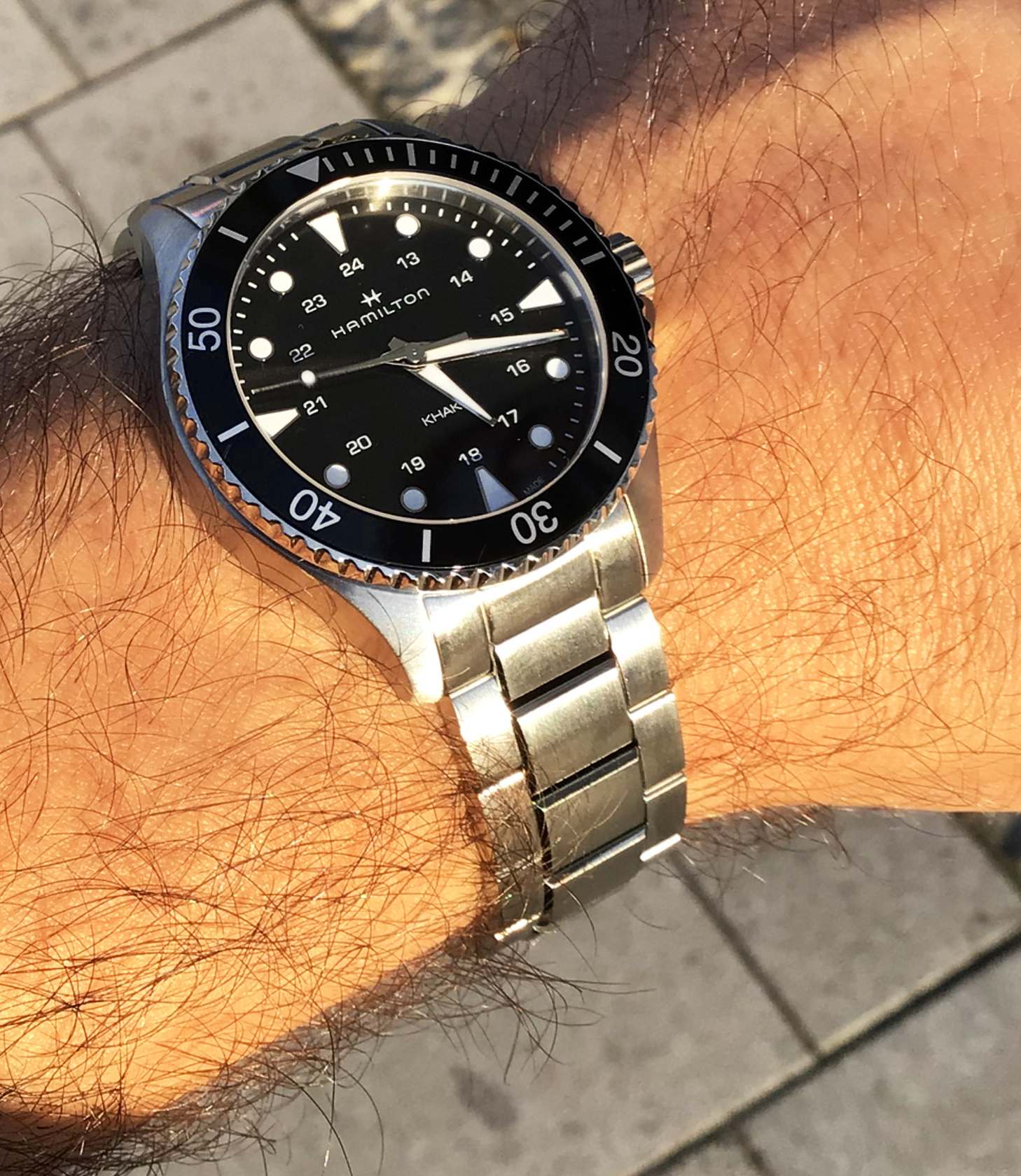 sportovni_hodinky_hamilton_khaki_navy_scuba_quartz_h82201131