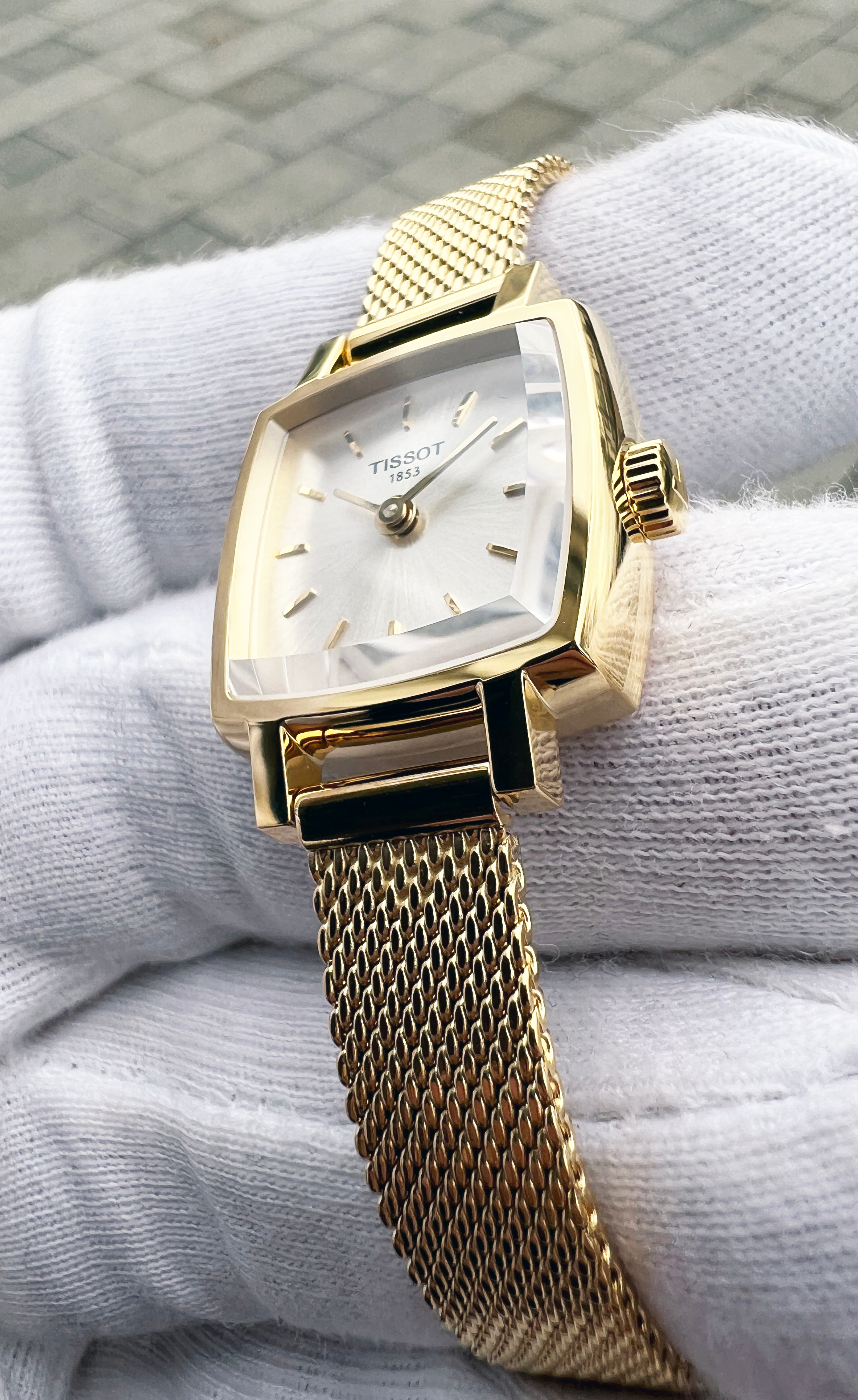 tissot_lovely_square_t0581093303100-1